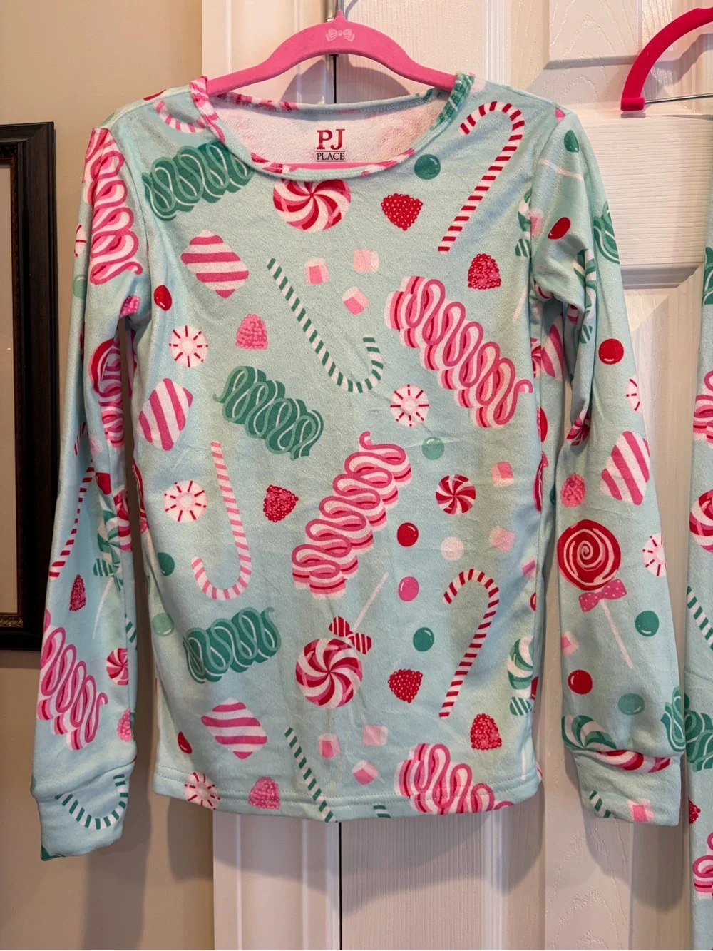 The Children’s Place Mint Candy-Print Pajama Set 🍭🍬🎄